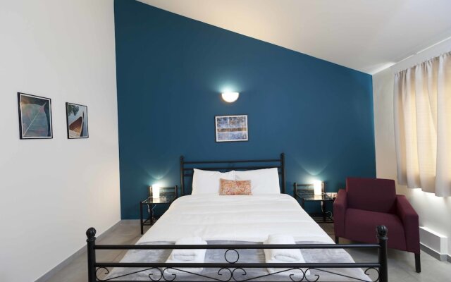 CHROMA Lodge Pikermi