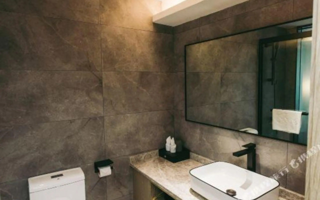 Longquan Nanguo Garden Hotel