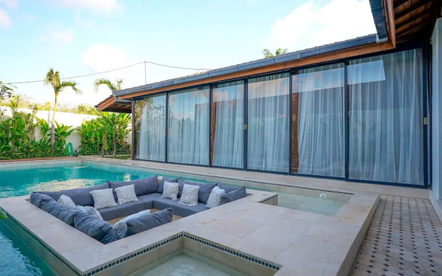 Luxurious Arakana Villa with Pool