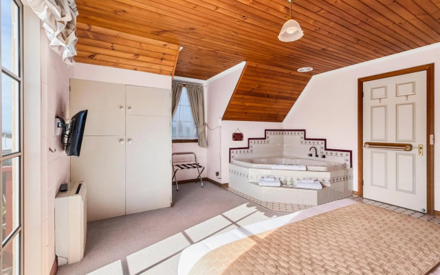 Swansea Cottages & Lodge Suites