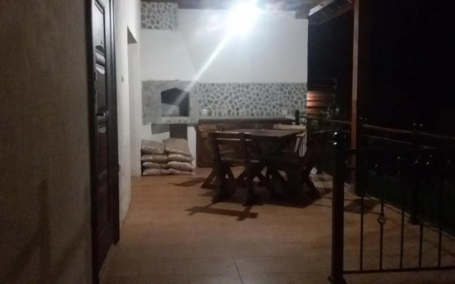 Kyshta za Gosti Tam Krai Rekata