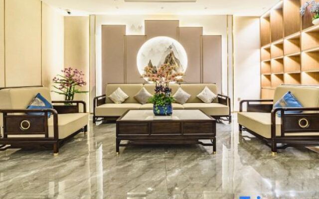 Shanghai Kuoyue Hotel（Shanghai Jiangning Road Metro Station）
