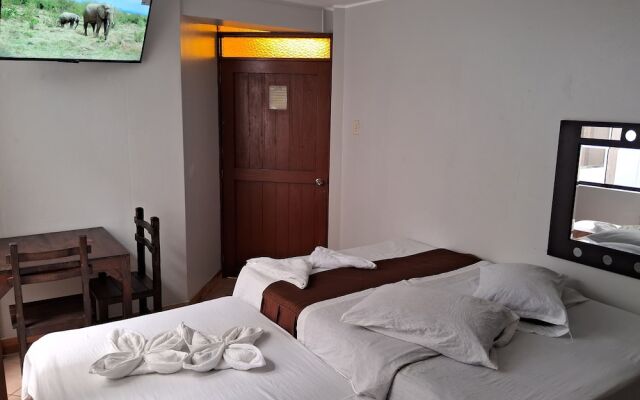 Hotel Las Artes Inn