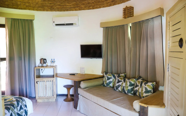 Royam Hotel