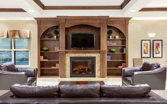 Ramada by Wyndham Weyburn