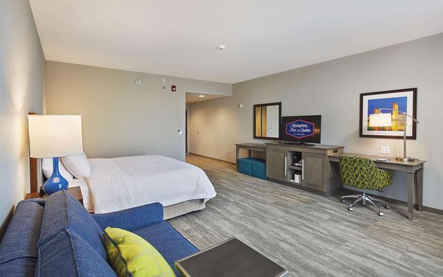 Hampton Inn & Suites Sacramento at Csus