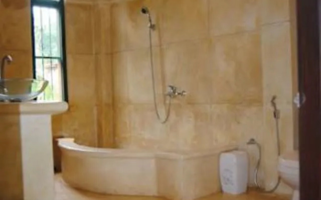 OYO 297 Manidi Villa