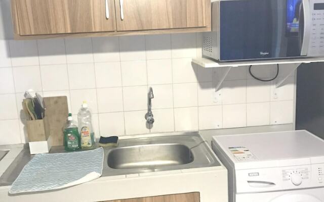 Studio in Grand Baie, With Pool Access, Furnished Terrace and Wifi - 1