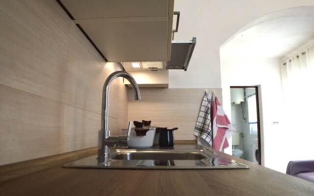 Room in Apartment - Charming Apartment Venilia Blue, Sleeps 4