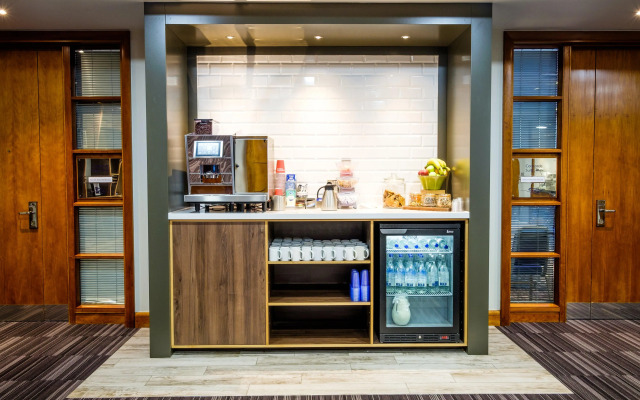 Holiday Inn London-Gatwick Airport by IHG