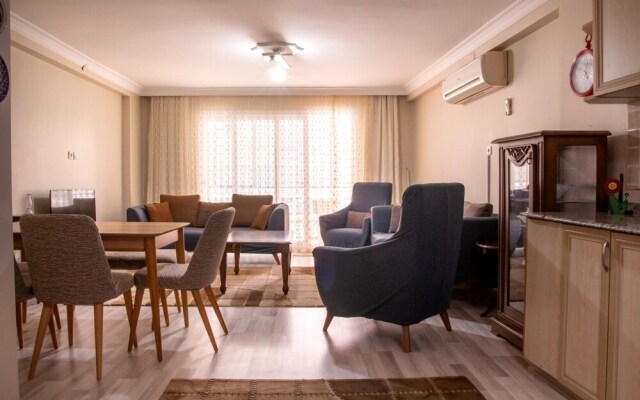 Flat w Balcony 3 min to Kusadasi Beach