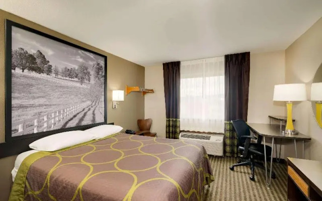 Super 8 By Wyndham Lexington Winchester Rd