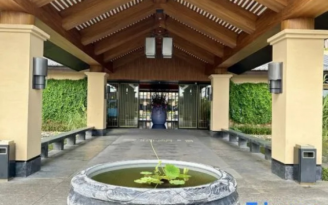 Jianshui Yanqi Lake Hotel