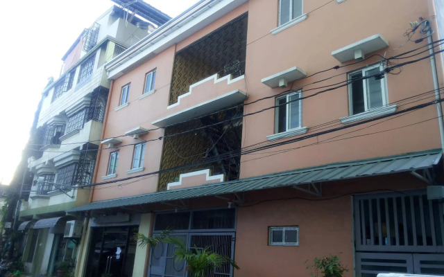St. Maximillian Hotel