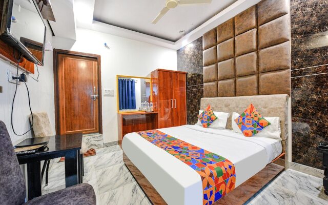Fabhotel Ice Berg