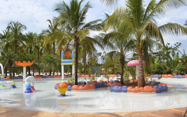 Hot Beach Resort
