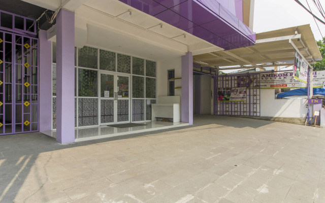 RedDoorz Plus near Stasiun Bekasi