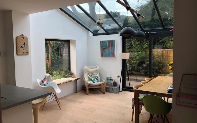 Sunnyview 5-bed House in Kingsbridge With Parking