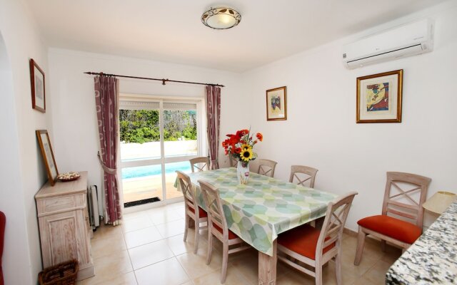Rent Villa and Apartment in Oasis Parque Country Club, Nr. Portimao, Algarve