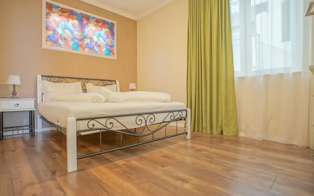 CN2i Luxury Accommodation MC