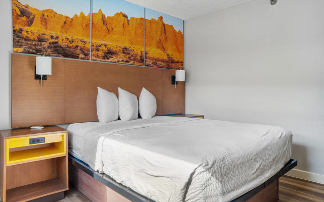 Days Inn by Wyndham Omaha/West Dodge