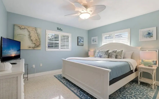 Bayside Bliss 3 Bedroom Home by RedAwning