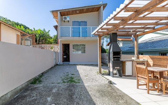 Casa tranquila c/ jacuzzi e churrasqueira SJP168