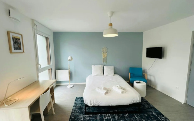 We Live In R - Suite 201