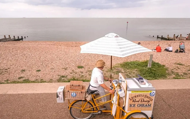 Whitstable's Beachcombers, Sleeps 10, Dog Friendly