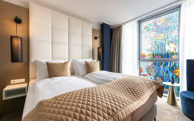 Best Western Premier Royal Blue - Adult Only