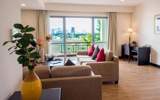 Diamond Westlake Suites