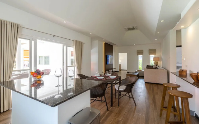 Modern 4 BR Pool & Tropical Garden MS-30