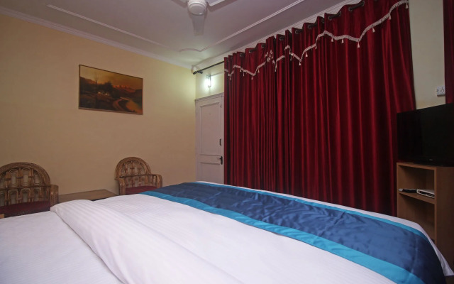 The White House by OYO Rooms