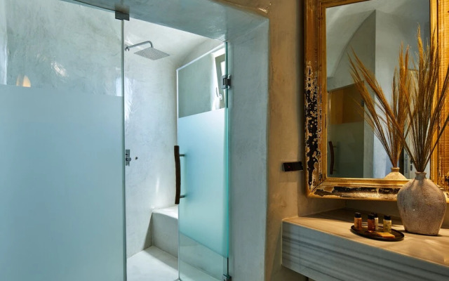 Rhenia's Suites