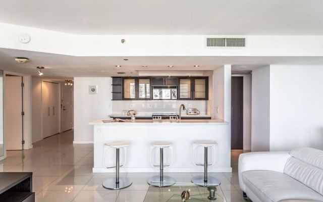 2 Bedroom Pearl in Downtown Miami