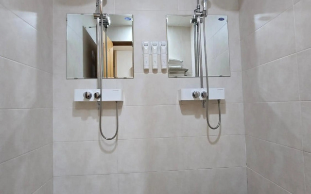 Narsha Hotel