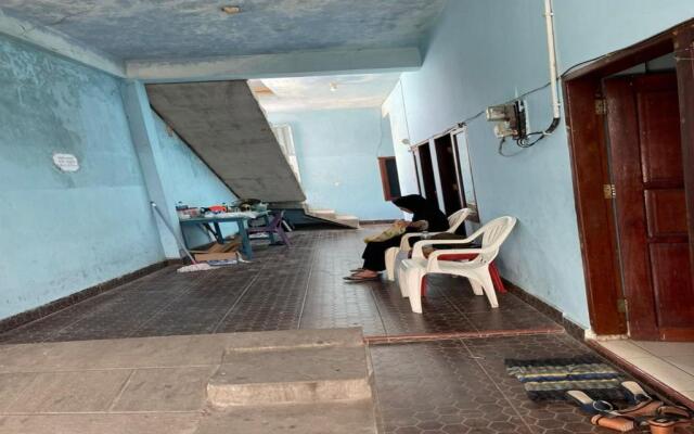 EXPRESS O 91669 Kost Amel Near Taman Mattirotasi