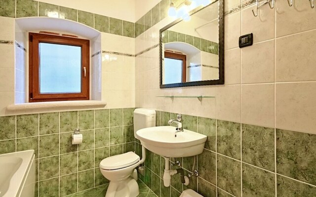 Authentic Villa in Tinjan With Private Pool