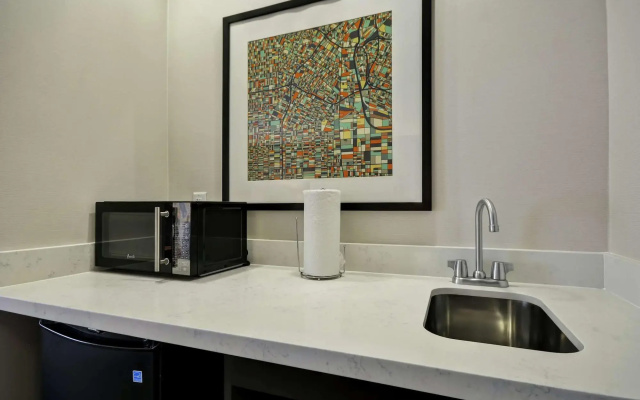 Hampton Inn & Suites Los Angeles Burbank Airport