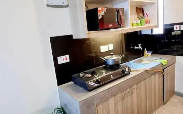 Lux Suites Royal Suburbs Apartments
