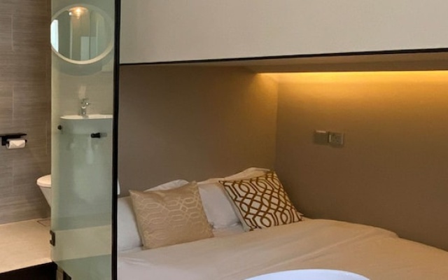 ST Signature Jalan Besar, SHORT OVERNIGHT, 8 hours: 11:59PM-8AM – Guest Rooms – Singapore