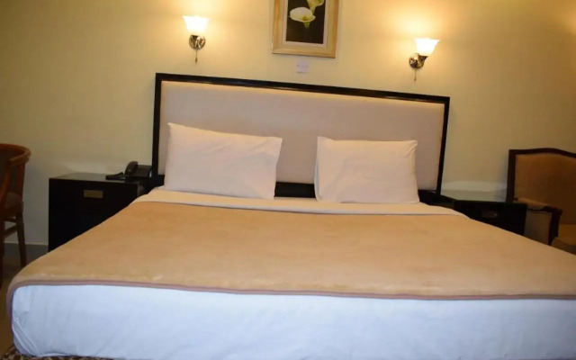 Palm Beach Hotel