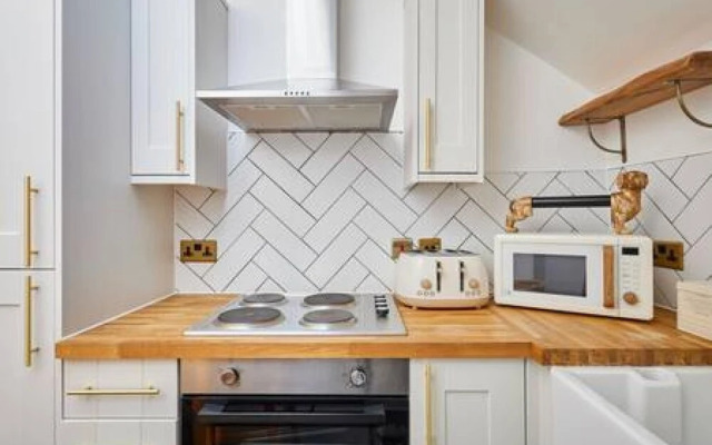Host Stay Queen Square Hideaway