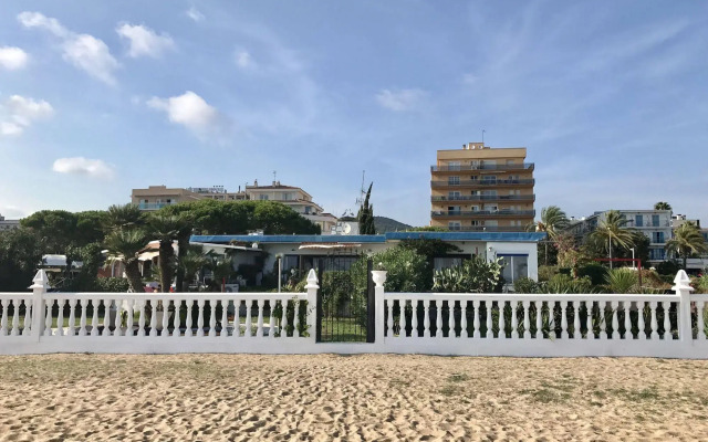 LUX Beach House Barcelona with Pool & Hot Tub, Beach Access