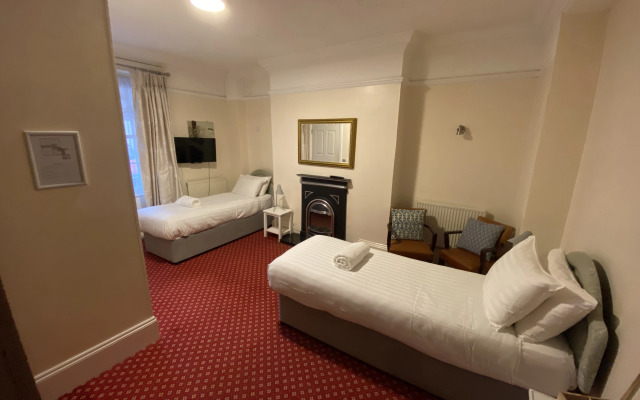 Alexandra Hotel