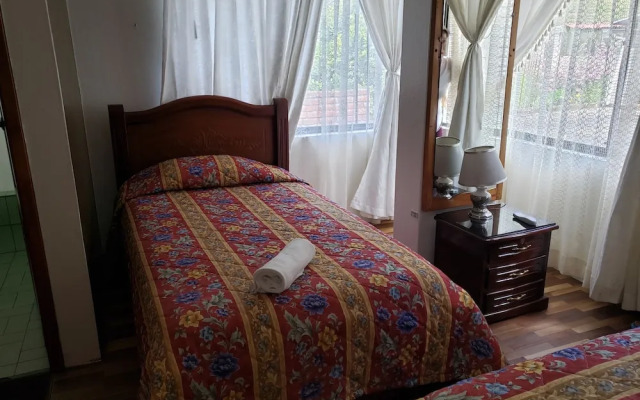 Hostal Monte Real
