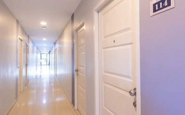 Salinsiri at Lat Krabang