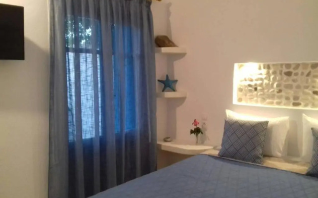 PERIVOLI 4-CHORA(5min away from the center by car)