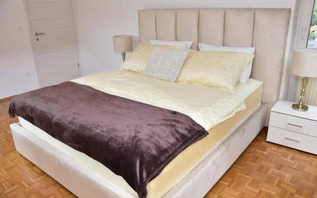 Planika Holiday Home