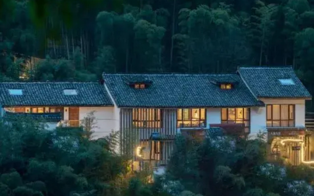 West Time Hot Spring Hostel